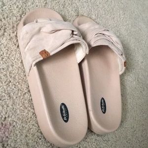Light pink slides